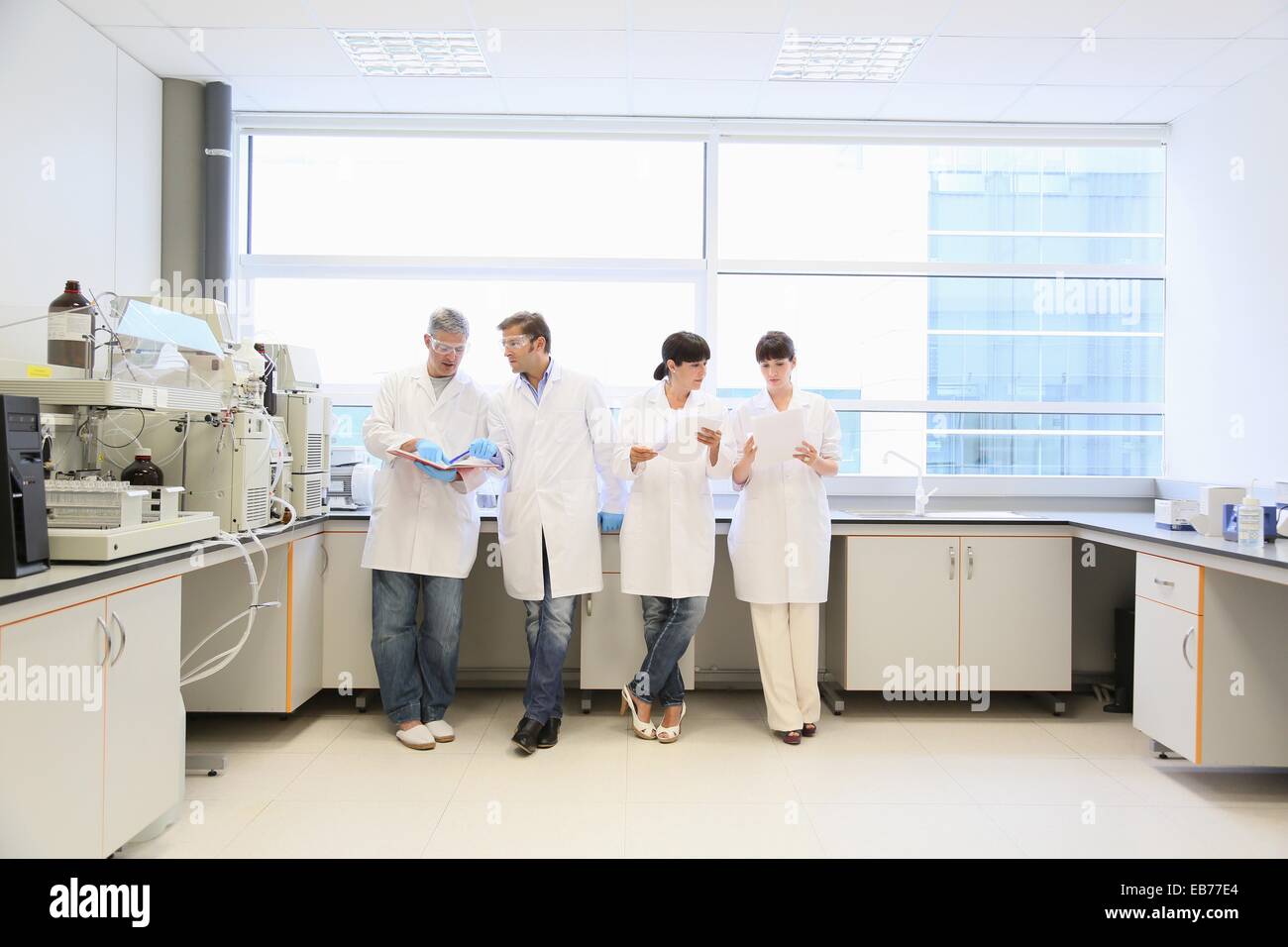 Hplc Ms High Performance Liquid Chromatography Mass Spectrometry Laboratoire Laboratoire De Recherche Analyse R D I Conception Et Synthese Photo Stock Alamy
