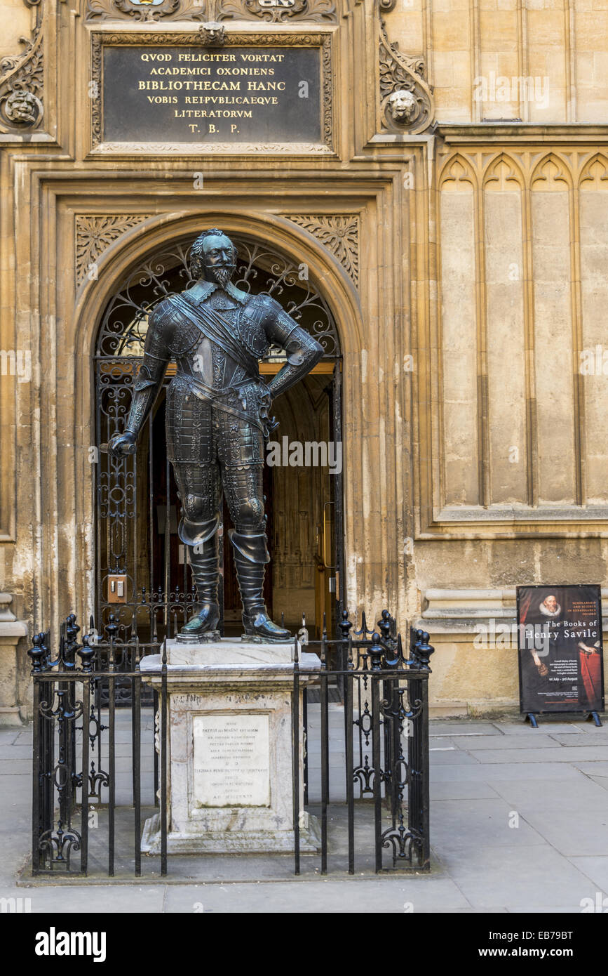 Statue du Comte de Pembroke dans le quadrangle d'écoles de la Bodleian Library, Oxford University Banque D'Images