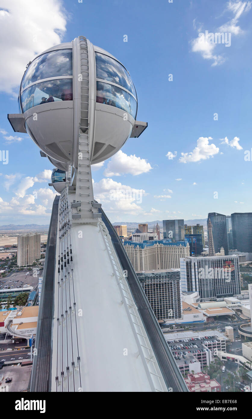 Une vue de Resorts, hôtels et casinos à Las Vegas, Nevada du haut de la Grande Roue High Roller. Banque D'Images