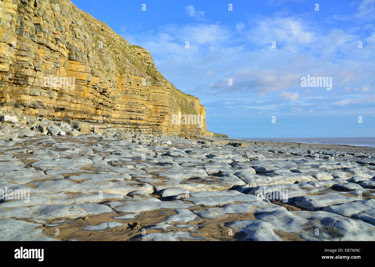 Falaises et vue sur Col-huw Beach, Lantwit, Patrimoine majeur Côte, Vale of Glamorgan, Pays de Galles, Royaume-Uni Banque D'Images