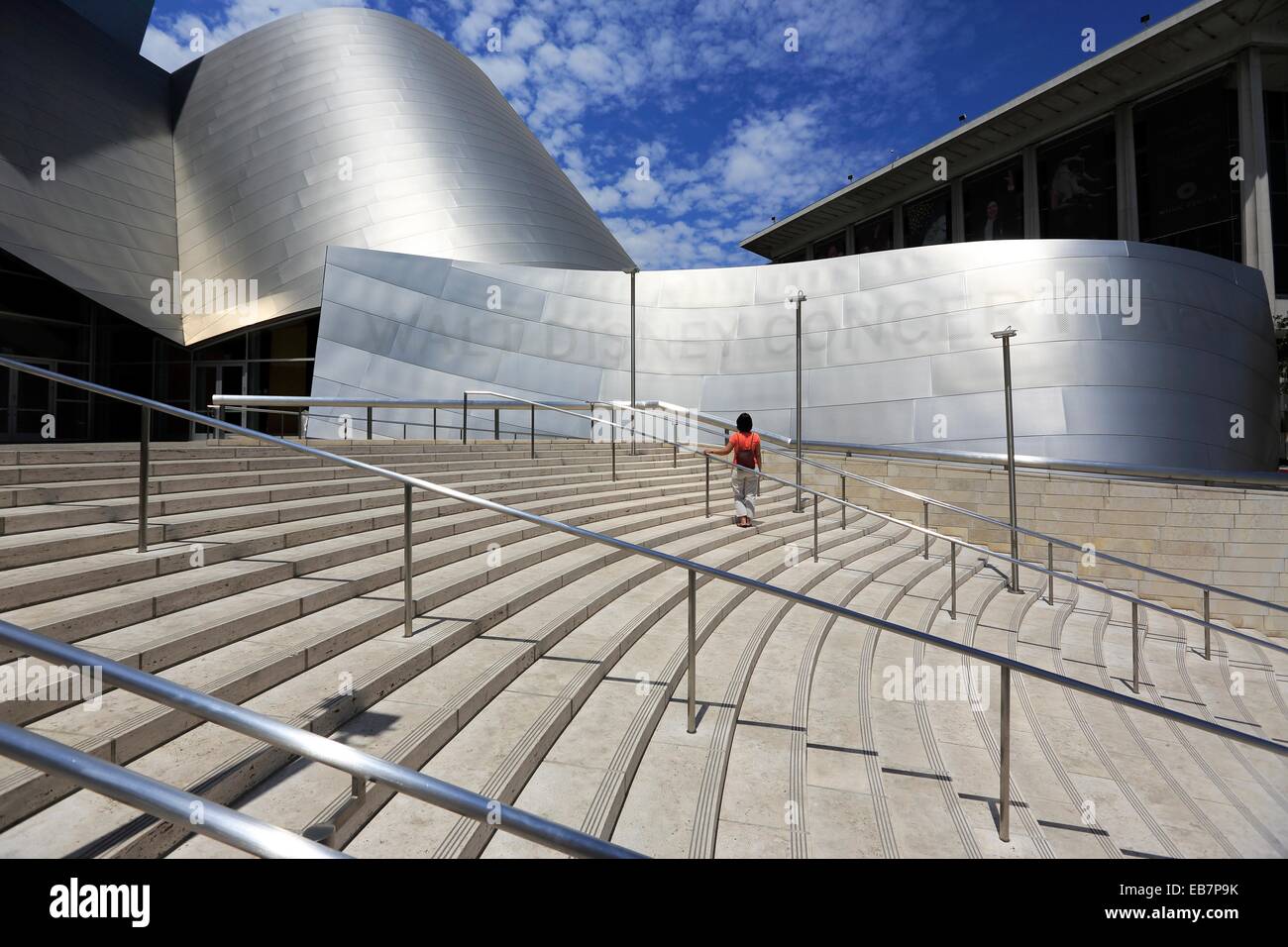 L'entrée principale et les escaliers de Walt Disney Concert Hall. Los