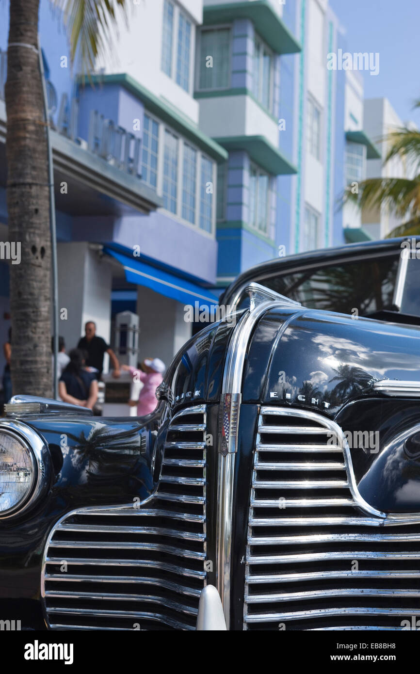 1940 noir COUPé HUIT BUICK PARK CENTRAL HOTEL OCEAN DRIVE SOUTH BEACH MIAMI BEACH FLORIDE USA Banque D'Images 1940 noir COUPé HUIT BUICK PARK CENTRAL HOTEL OCEAN DRIVE SOUTH BEACH MIAMI BEACH FLORIDE USA Banque D'Images