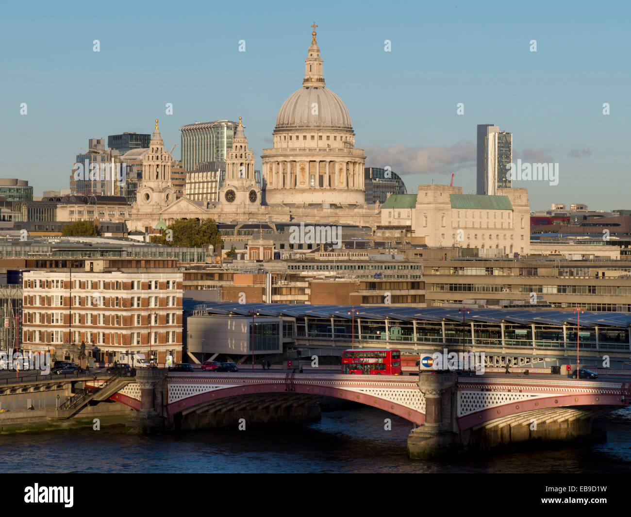 Royaume-uni, Angleterre, Londres, St Pauls Blackfriars Bridge Banque D'Images