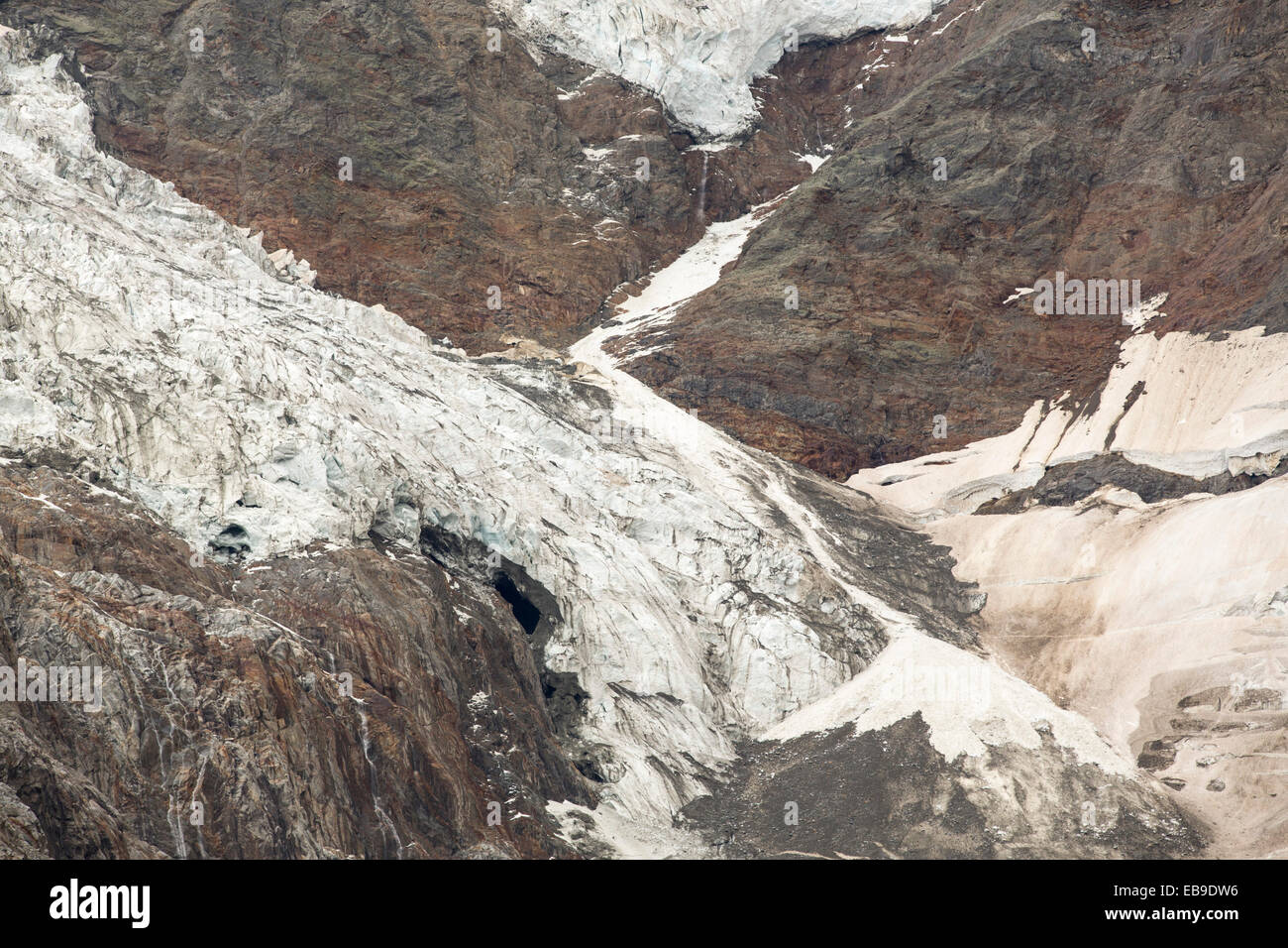 Le glacier de Bionnassay en retraite rapidement venant de la chaîne du Mont-Blanc. Il a reculé de plus de 200 mètres au cours des vingt dernières années. Banque D'Images