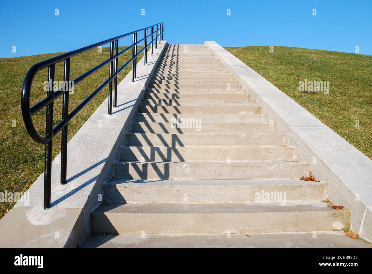 Un escalier menant au sommet d'une colline. Banque D'Images