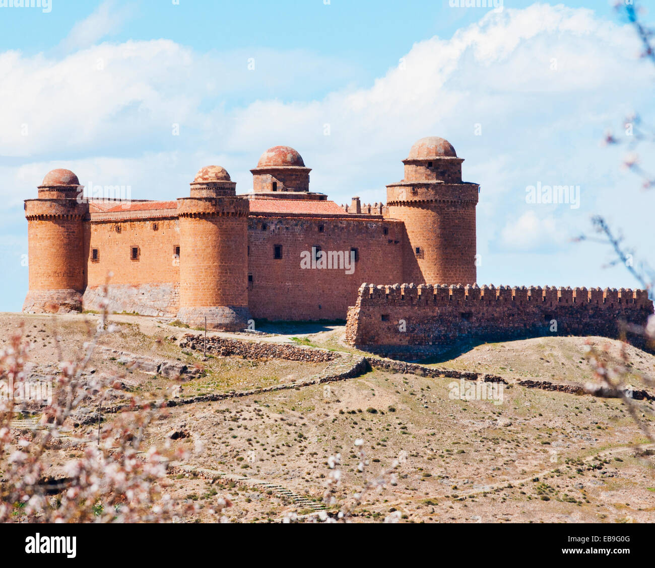 Château de La Calahorra dans la région de la Sierra Nevada de Grenade, Espagne. Construit au 16ème siècle, et attribué au Cardinal Mendoz Banque D'Images Château de La Calahorra dans la région de la Sierra Nevada de Grenade, Espagne. Construit au 16ème siècle, et attribué au Cardinal Mendoz Banque D'Images