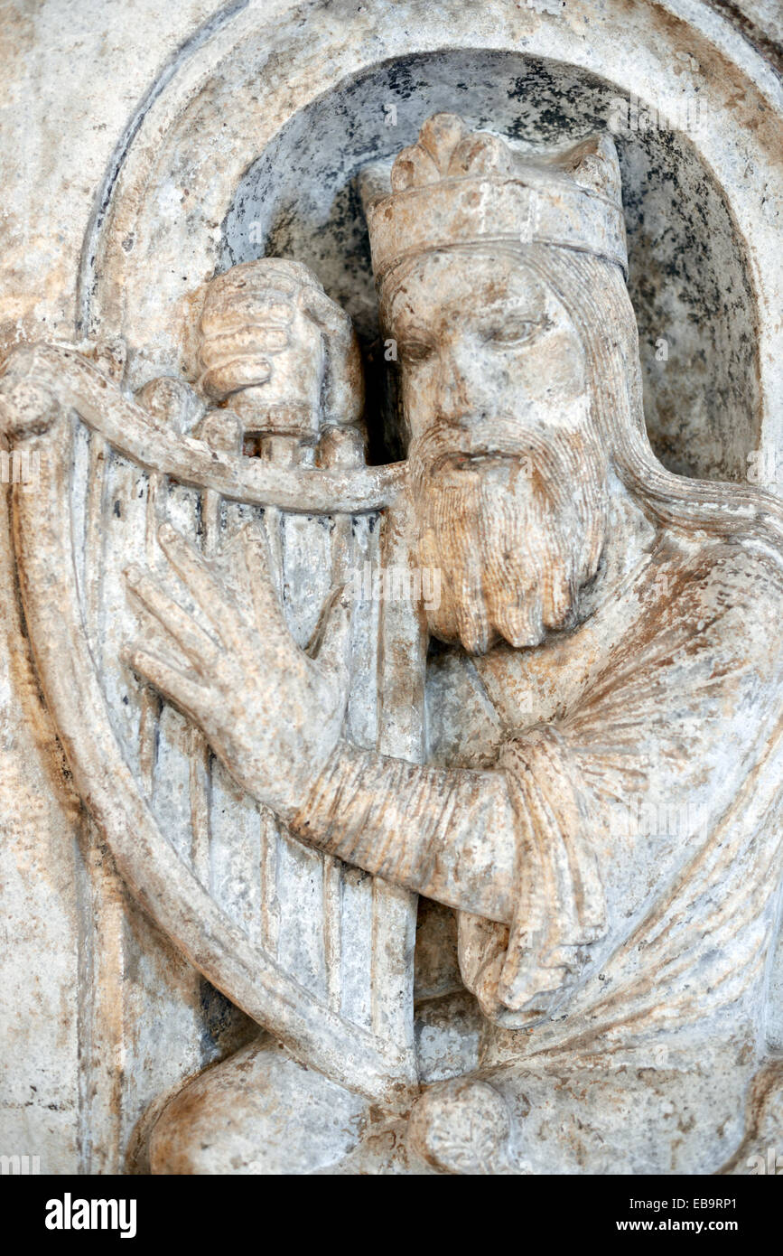 Le roi David, 2e roi d'Israël et Juda, l'optimisation de sa harpe sculpture romane Capital ou la sculpture sur pierre Musée des Augustins Museum Toulouse France Banque D'Images