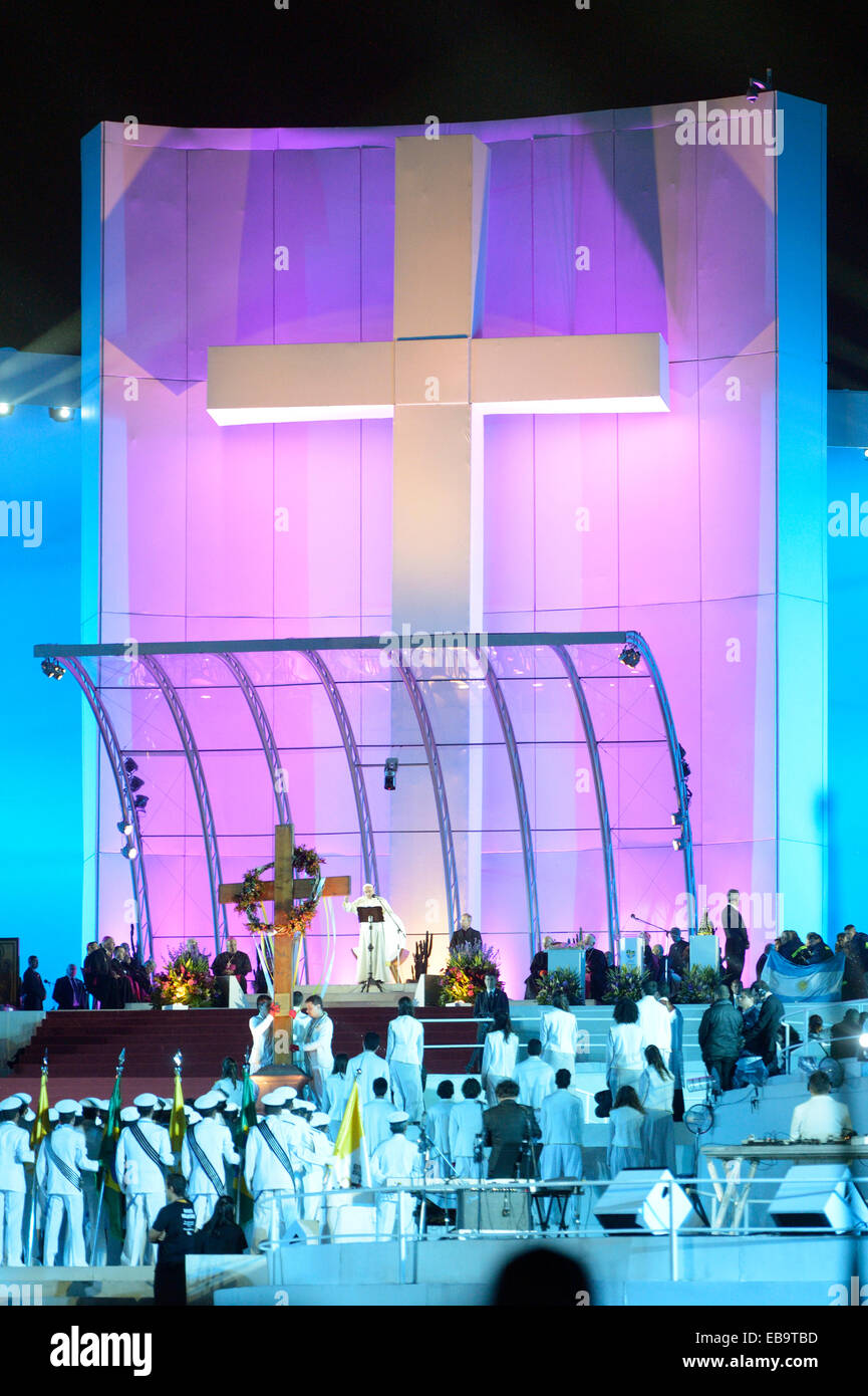 Journée mondiale de la Jeunesse 2013, le Pape François célèbre la Messe, Copacabana, Rio de Janeiro, Rio de Janeiro, Brésil de l'État Banque D'Images