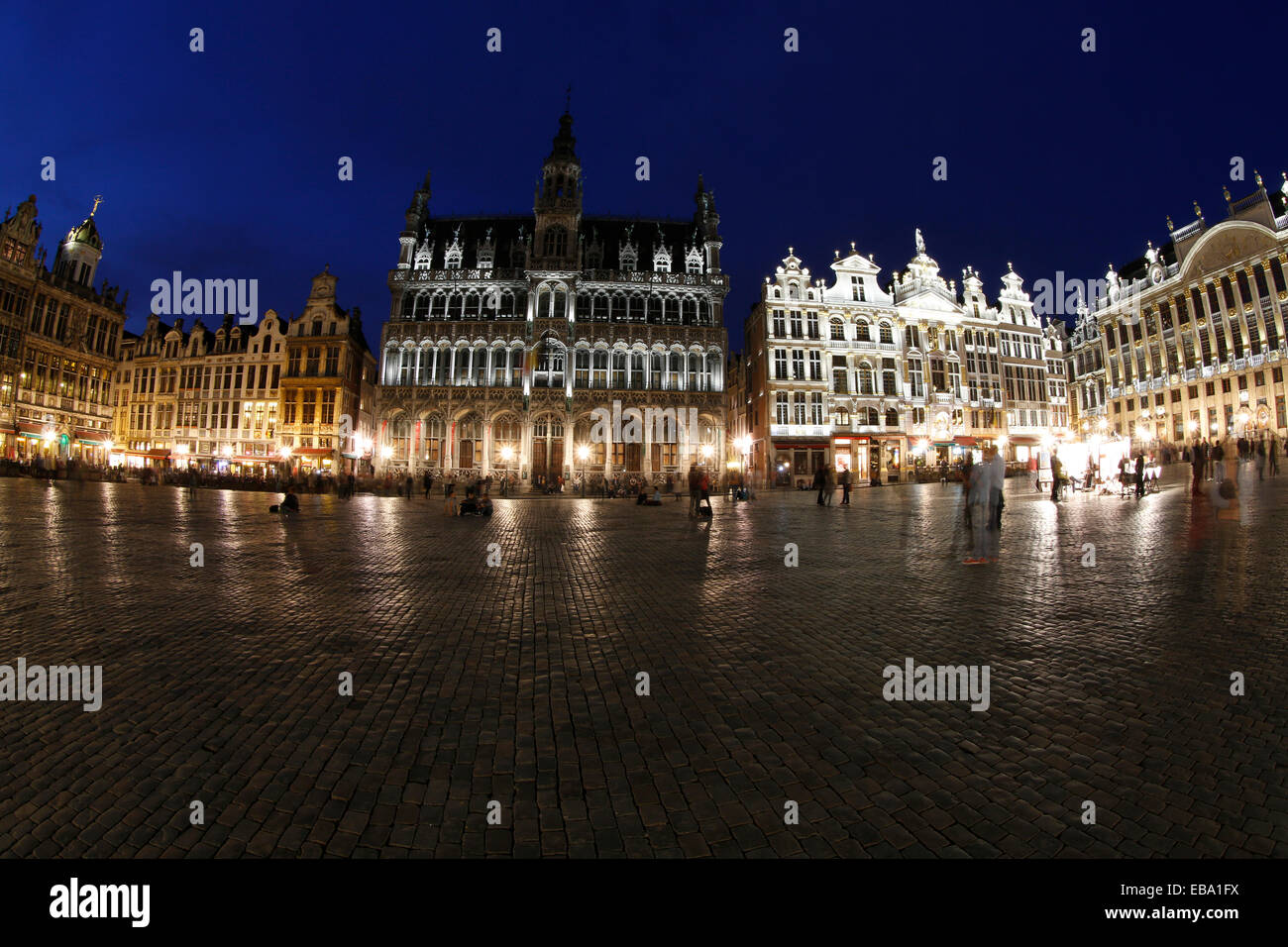 Grand Place avec Maison du Roi, le soir, Bruxelles, région bruxelloise, Belgique Banque D'Images