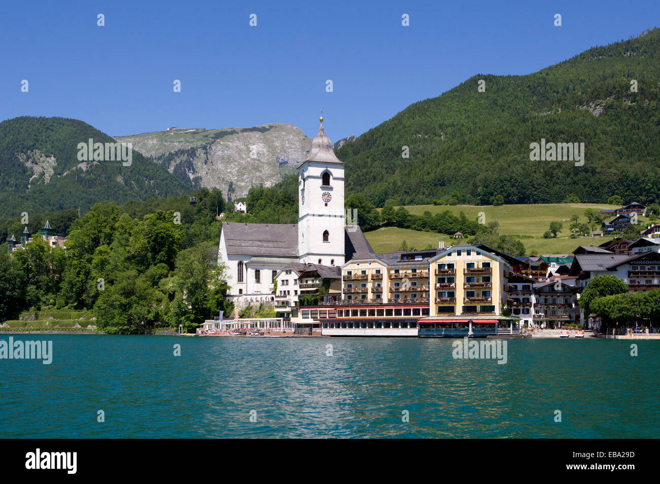 Mt Hotel Weißes Rössel Schafberg, et l'église de pèlerinage, lac Wolfgangsee, Sankt-wolfgang, Salzkammergut, Autriche Banque D'Images