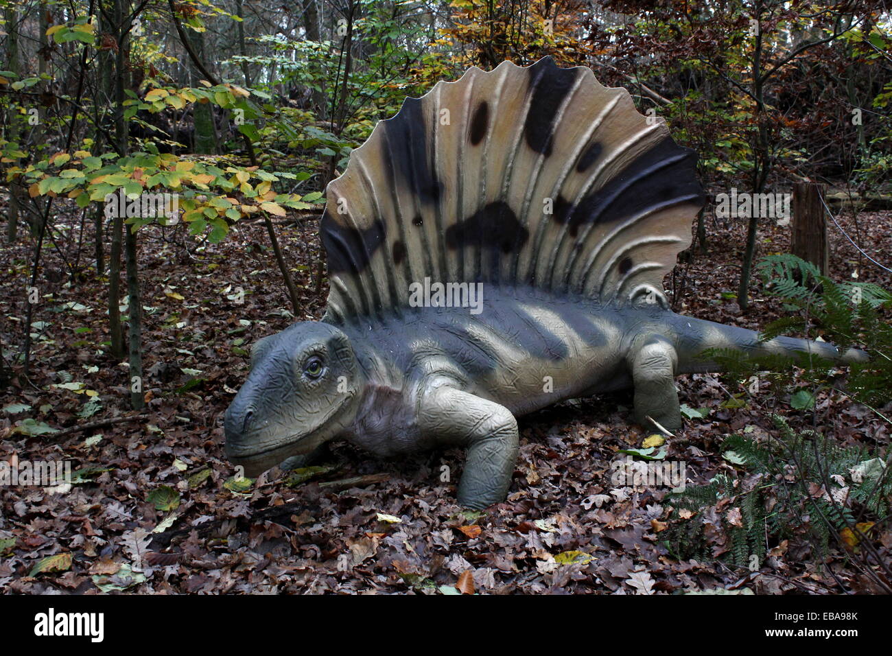 Edaphosaurus proto-dinosaures (Dévonien / Carbonifère)  + de 30 espèces de dino réaliste statues at Dinopark Amersfoort Pays-Bas Banque D'Images