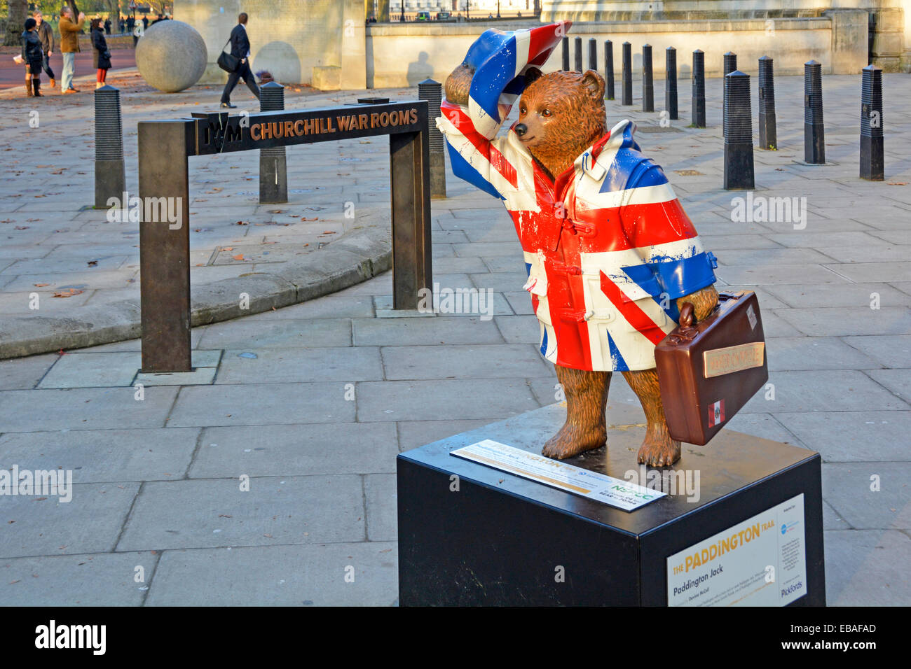 L'ours Paddington statue au Churchill War Rooms Horse Guards Parade London England UK 'Jack' de Paddington par par Davina McCall Banque D'Images
