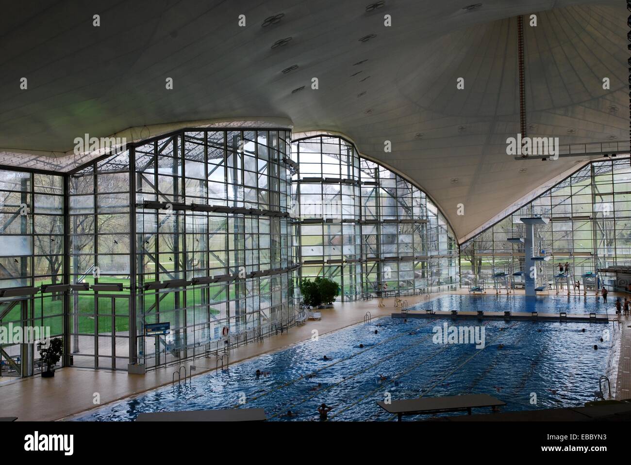 Olympic swimming pool munich germany Banque de photographies et d ...