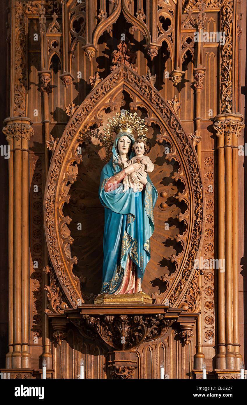 Statue mariale, paroisse de la conception de Notre Dame, Madrid, Espagne Banque D'Images