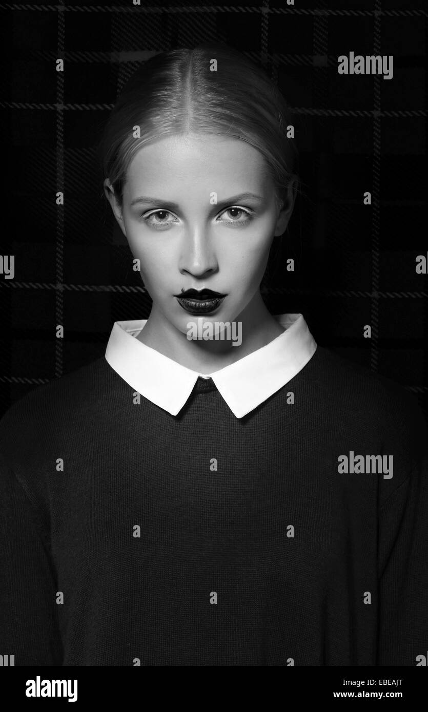 Studio Portrait de femme avec col blanc Banque D'Images Studio Portrait de femme avec col blanc Banque D'Images
