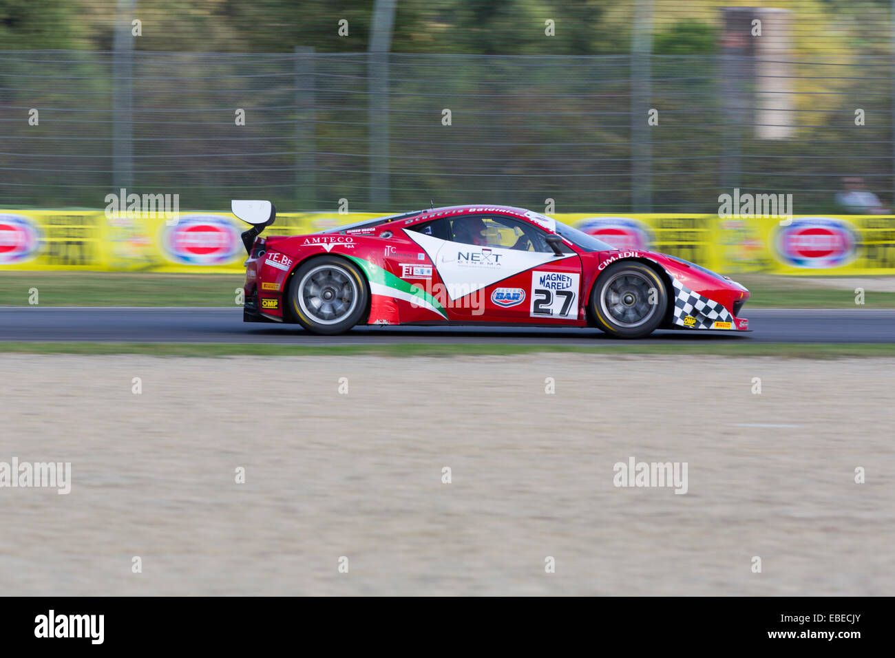 Imola, Italie - 11 octobre 2014 : une Ferrari 458 Italia Gt3 de Baldini 27 Network Srl équipe, entraînée par Raffaele Giammaria Banque D'Images