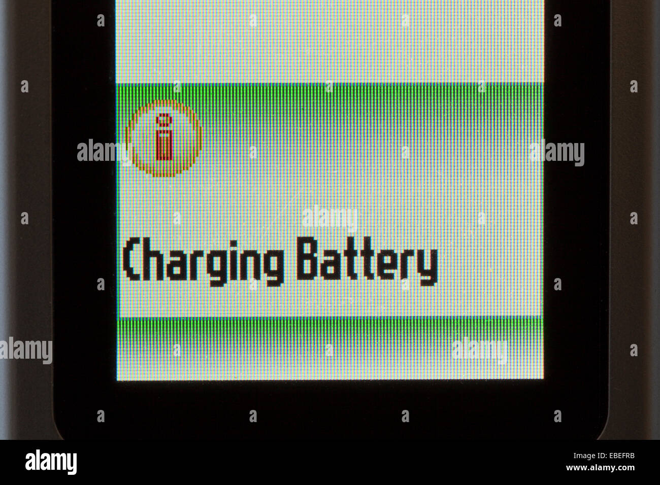 Affichage d'un téléphone mobile, "la charge de la batterie Photo Stock -  Alamy