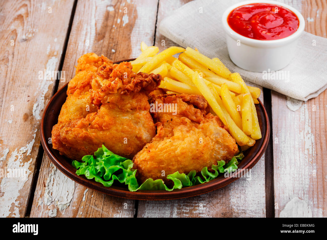 Ailes de poulet frit à la pâte Banque D'Images