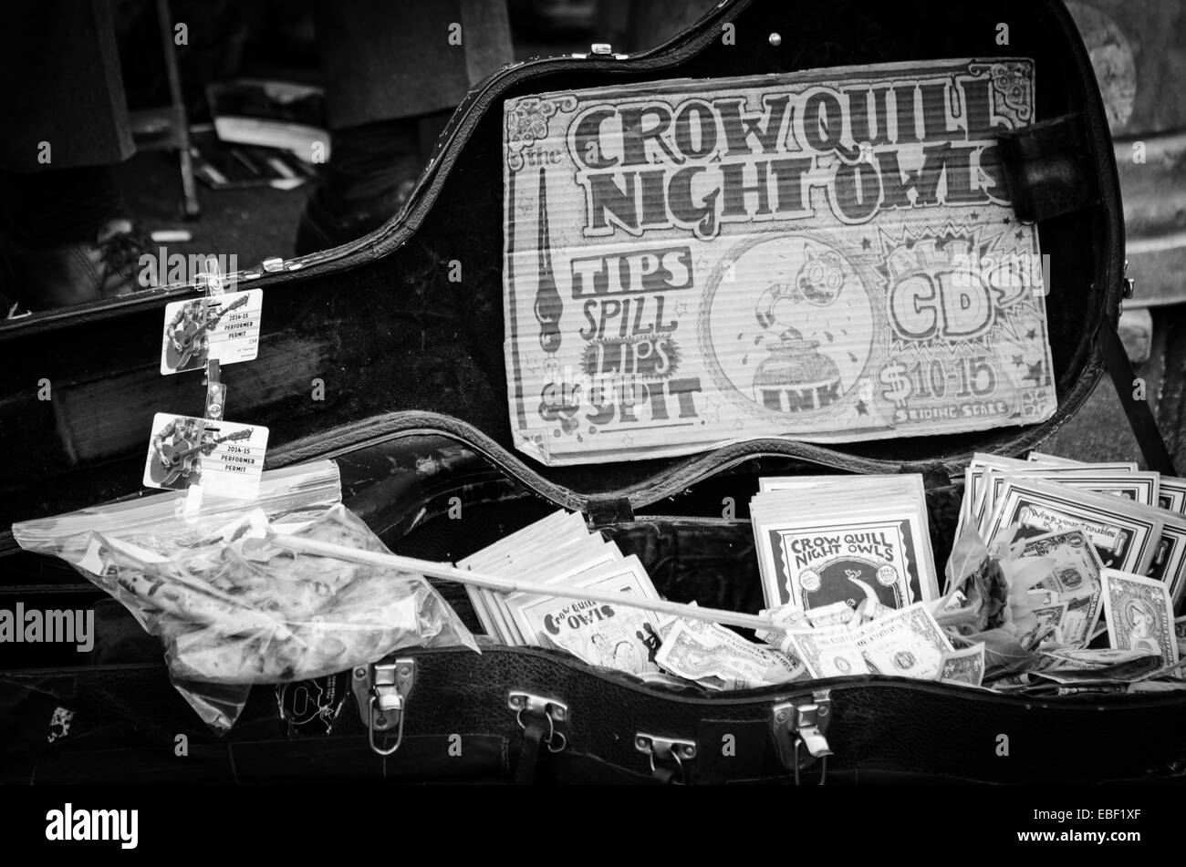 Le Crow Quill Night Owls effectuant dans le marché de Pike Place à Seattle Banque D'Images