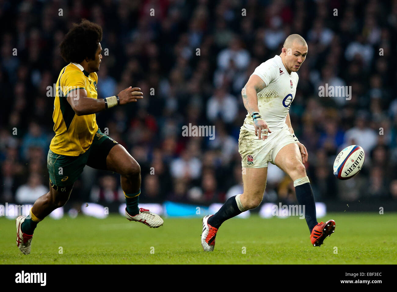 Londres, Royaume-Uni. 29 Nov, 2014. Mike Brown de l'Angleterre - QBE Internationaux de novembre - L'Angleterre contre l'Australie - Le Stade de Twickenham - Londres - 29/11/2014 - Pic Charlie/Forgham-Bailey Sportimage. Credit : csm/Alamy Live News Banque D'Images