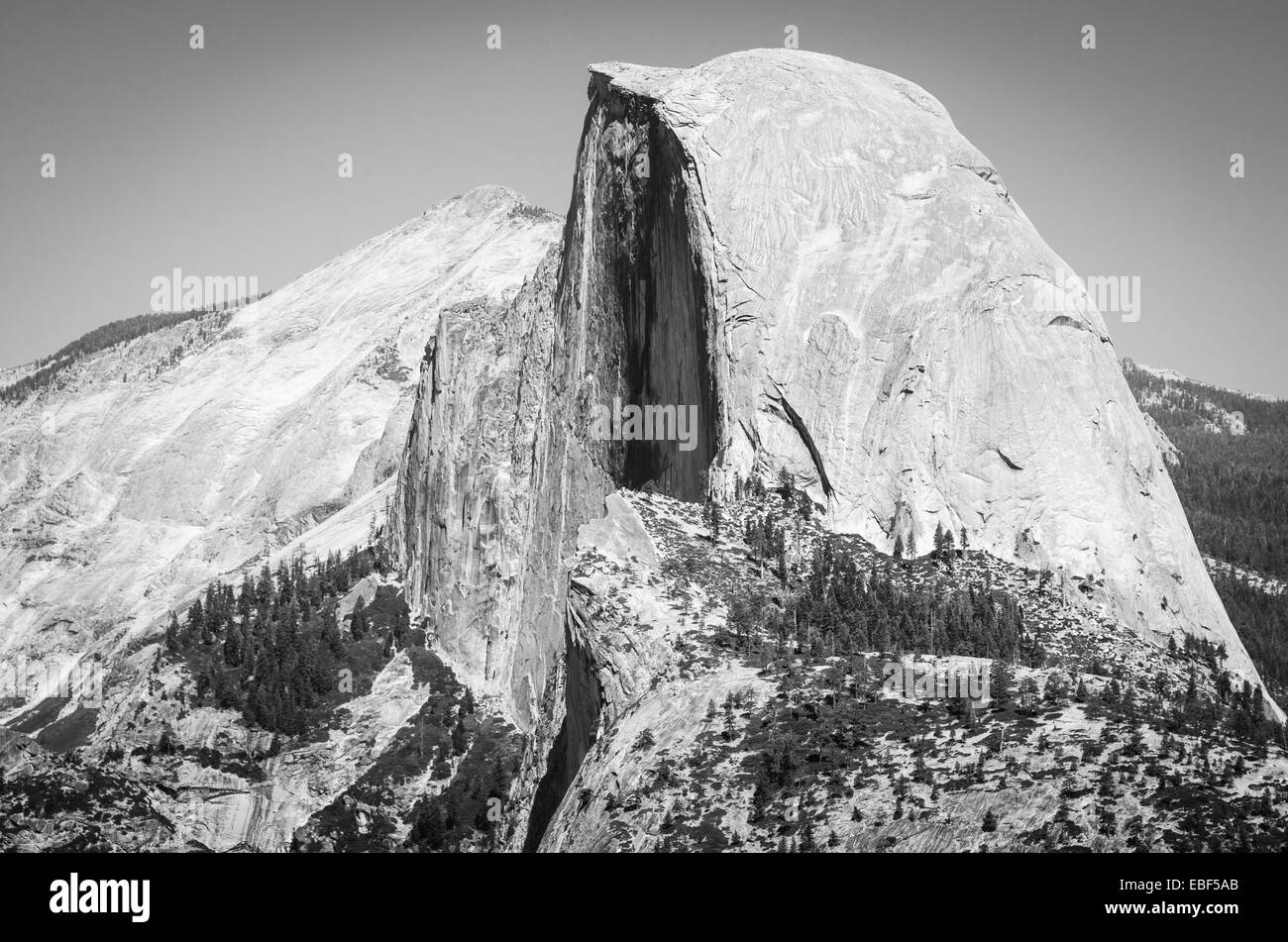 L'emblématique Demi Dôme vus de Glacier Point in Yosemite National Park Banque D'Images