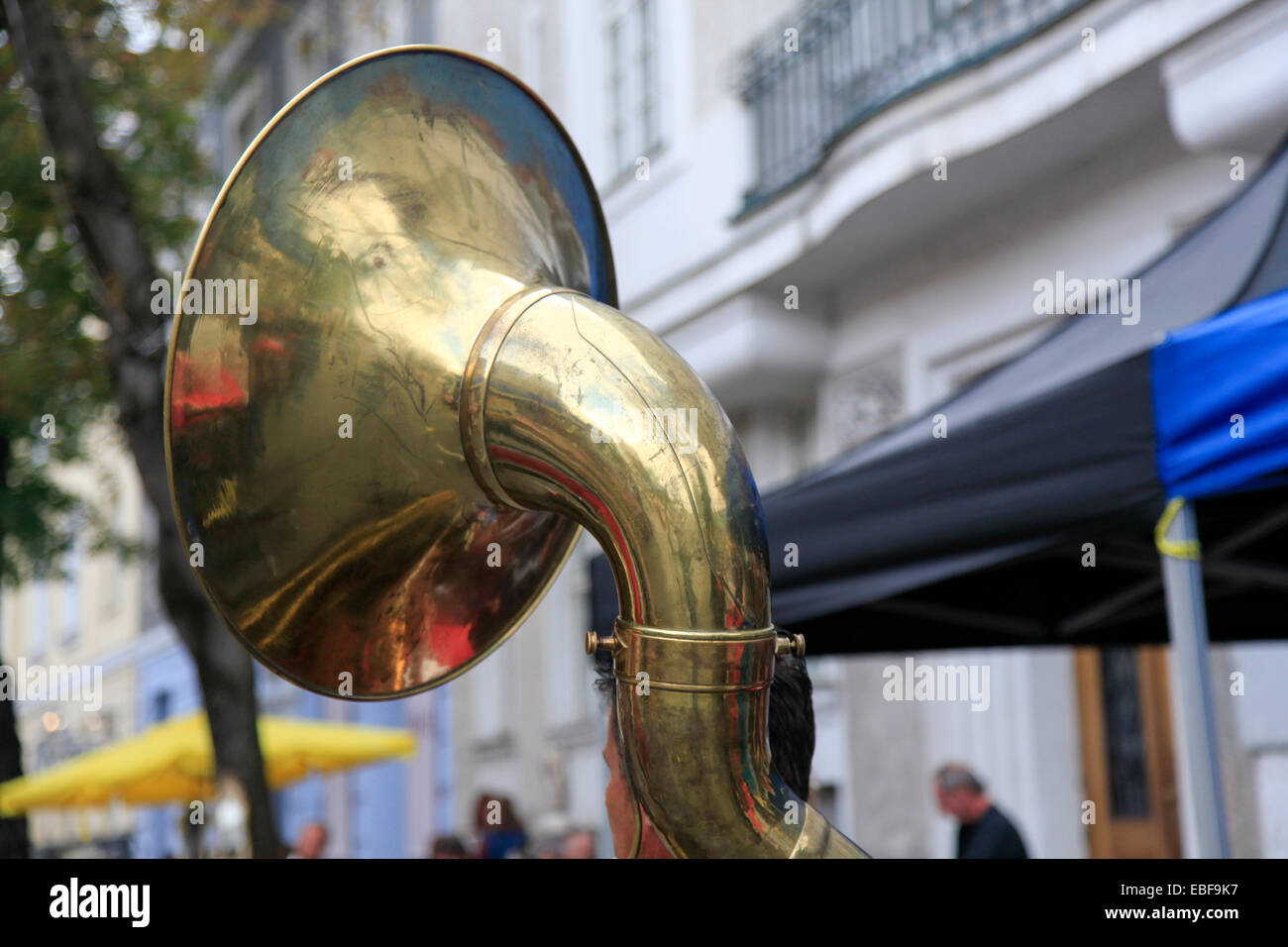 Bouchent avec tuba Banque D'Images