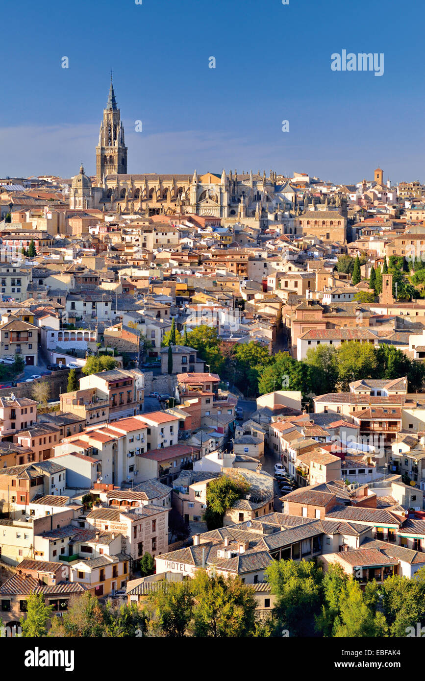 L'Espagne, Castille la Manche : vue verticale de l'UNESCO World Heritage town Toledo Banque D'Images