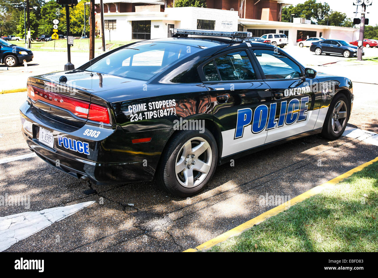 Voiture de police d'Oxford patrouiller dans cette ville dans le Mississippi Banque D'Images