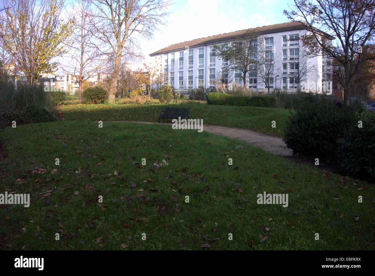 Certains des logements sociaux de la région de North Norland park Londres W11 avec sa variété de récentes intéressant l'architecture abordable Banque D'Images