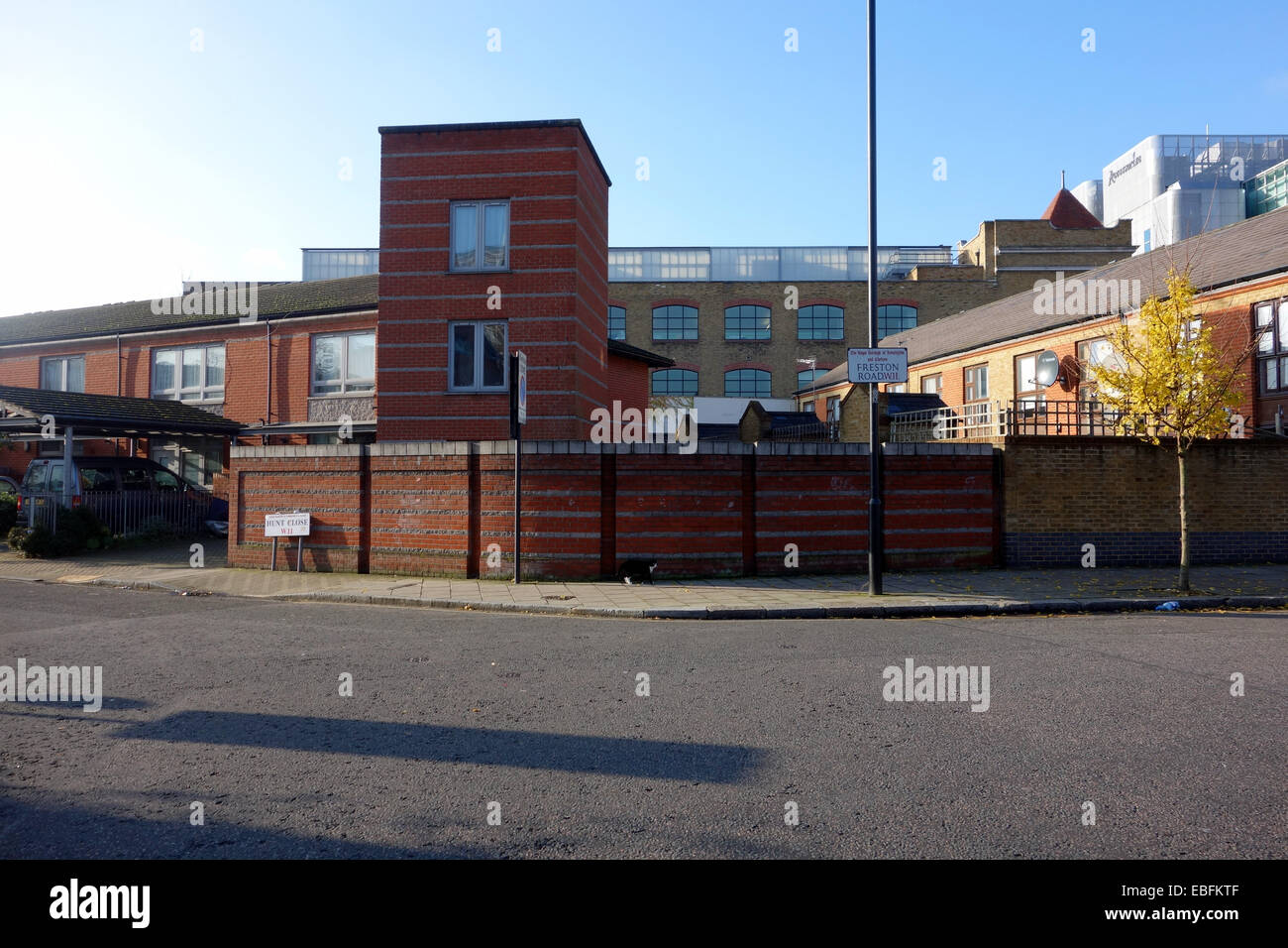 Certains des logements sociaux de la région de North Norland park Londres W11 avec sa variété de récentes intéressant l'architecture abordable Banque D'Images
