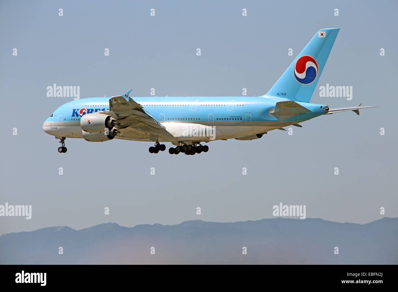 Korean Air Airbus 380, à l'atterrissage à LAX Banque D'Images