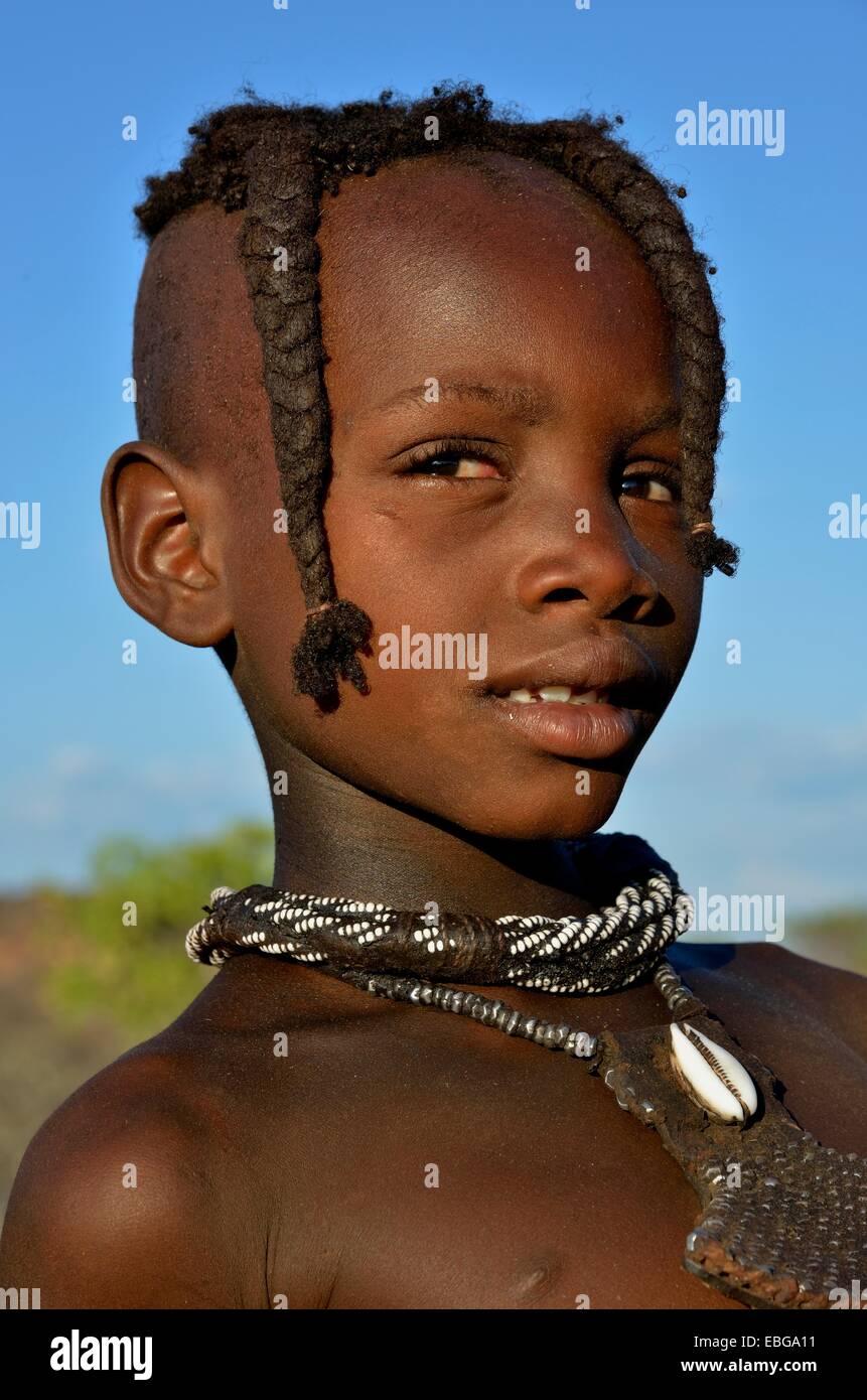 Jeune fille Himba, portrait, Omohanja, Kaokoland, Kunene, Namibie Banque D'Images