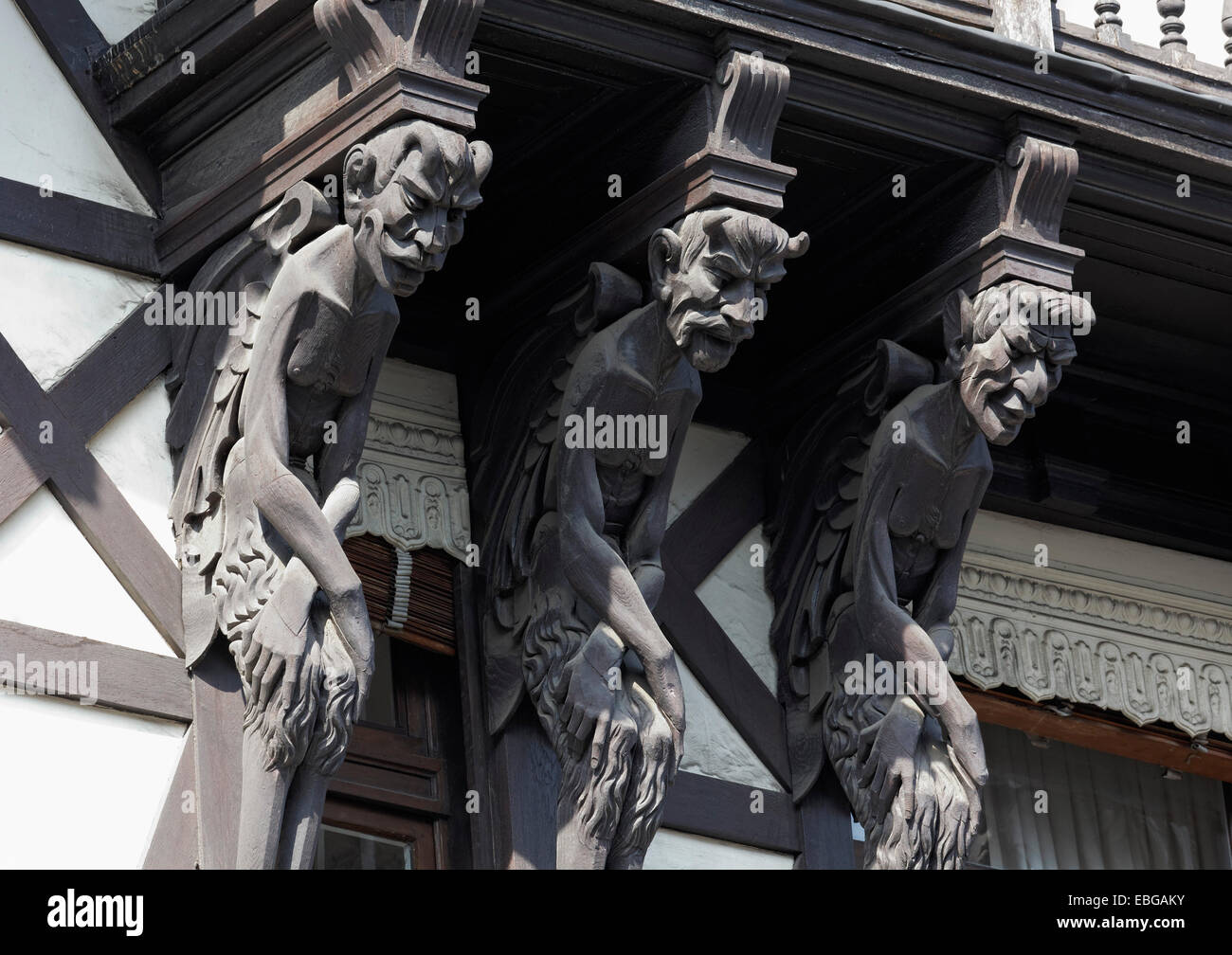 Les figures sculptées devil, 'Twaalf Duivels" ou "Douze Devils' building, Zurenborg, Antwerpen, Région flamande, Belgique Banque D'Images
