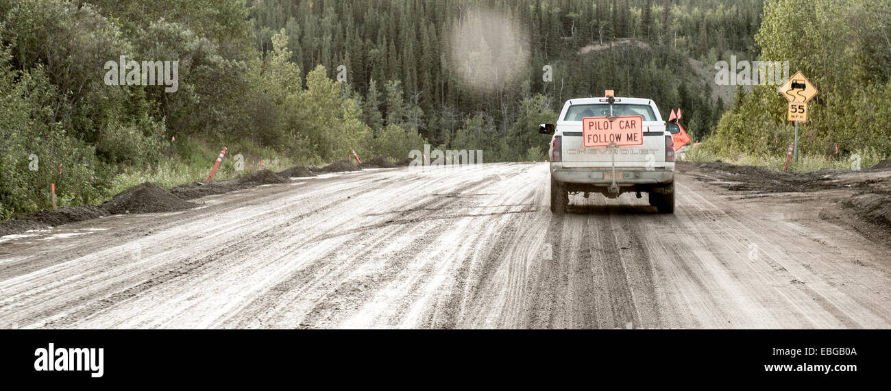 Voiture pilote roulant en Alaska Banque D'Images