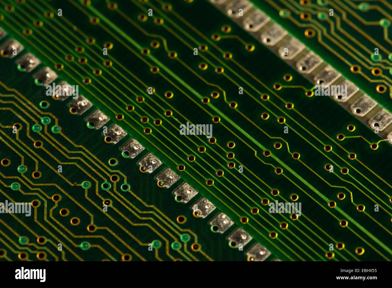 Composants électriques des circuits imprimés à un macro-niveau RAM La technologie de montage en surface des imprimés d'or Banque D'Images