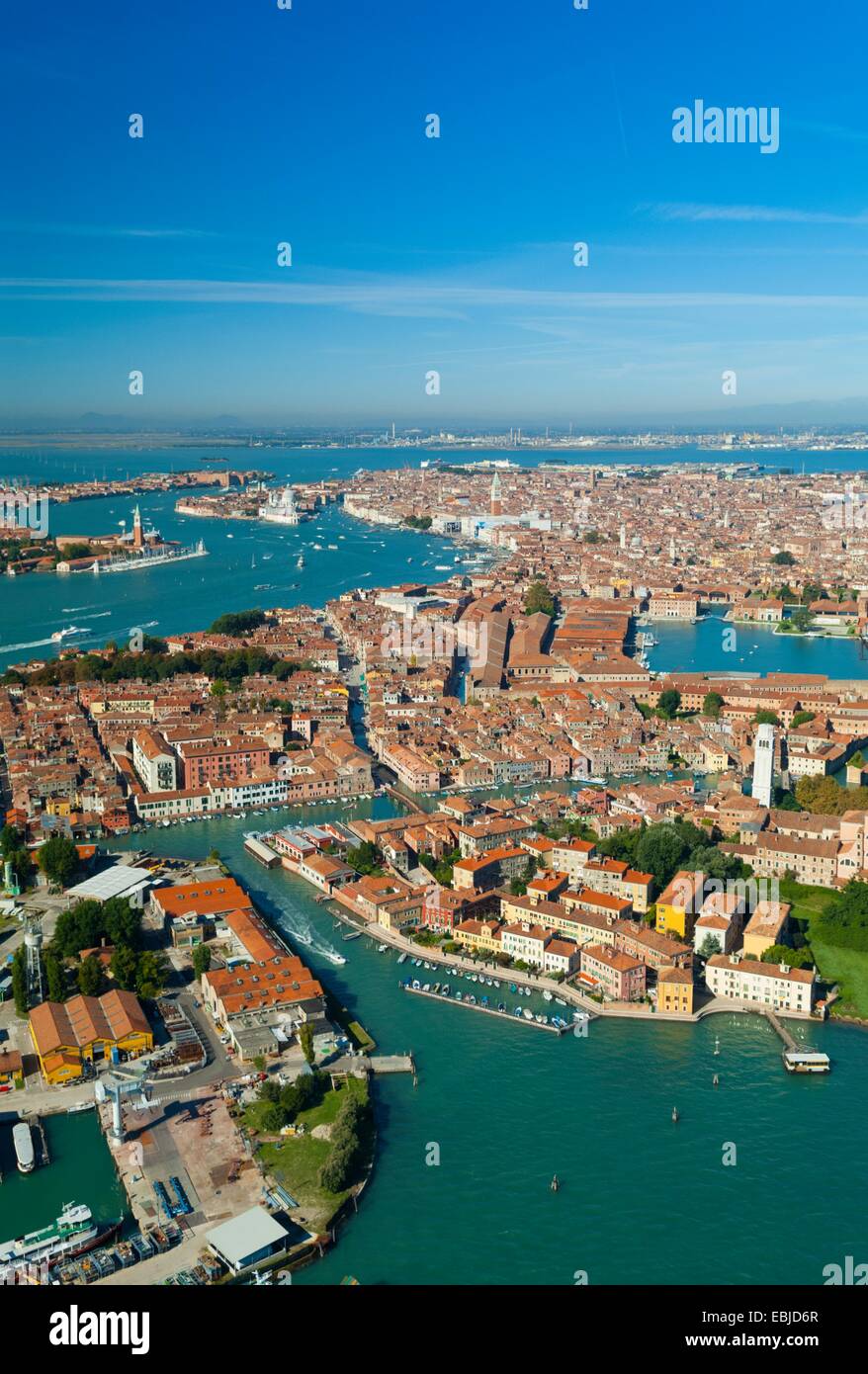 Vue aérienne de Castello, l'Arsenal et du port de l'île de San Pietro di Castello, Venise, Italie, Europe Banque D'Images