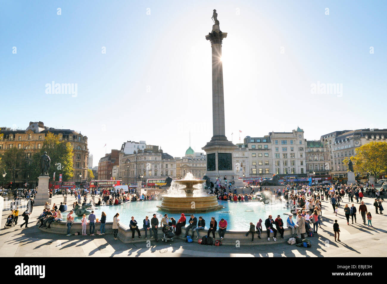 Trafalgar Square et la Colonne Nelson, Londres, Angleterre, Royaume-Uni Banque D'Images