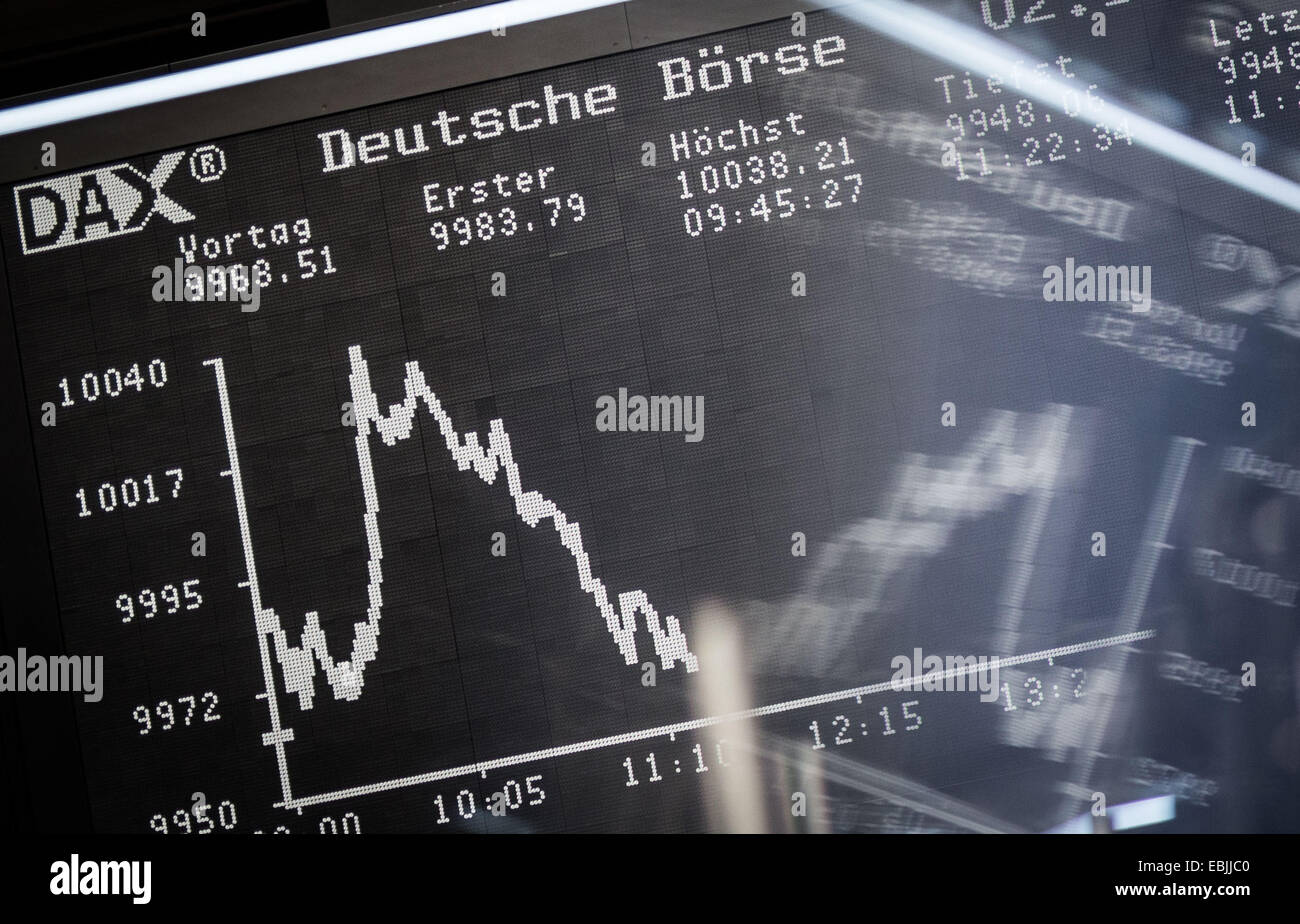 Francfort-sur-Main, Allemagne. 09Th Nov, 2014. Le conseil d'information indique le repère haut de Dax 10 037,21 points dans la bourse allemande à Francfort-sur-Main, Allemagne, 02 décembre 2014. Le DAX a passé le point 10000 pour la première fois depuis le début de juillet. Photo : FRANK RUMPENHORST/dpa/Alamy Live News Banque D'Images