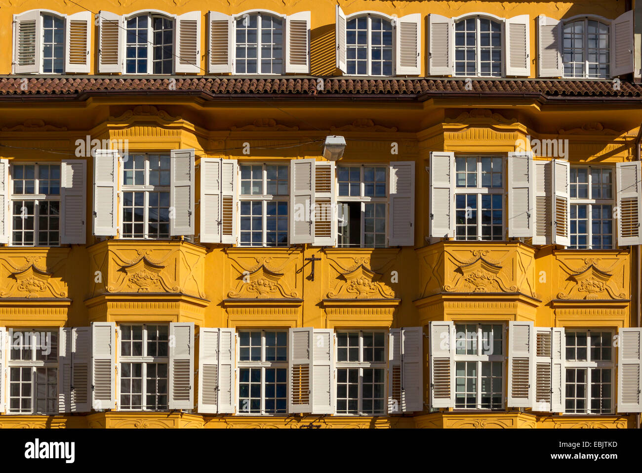 Façade dans centre historique, Bolzano, Bolzano, le Tyrol du Sud, Italie, Europe Banque D'Images