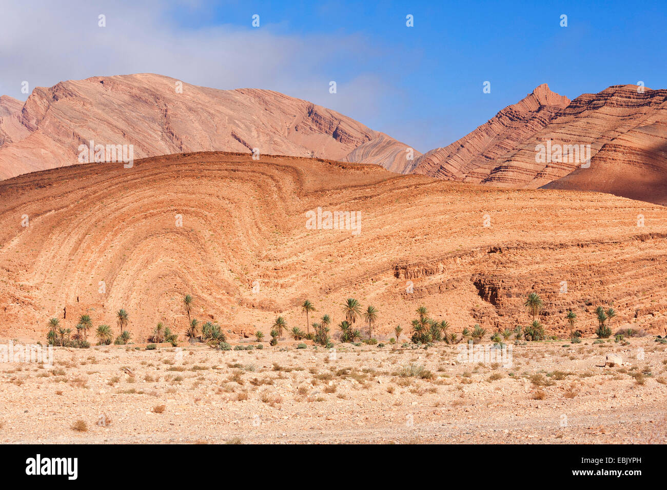 Plis à pente de montagne près de Tata dans le sud du Maroc, Maroc, Antiatlas, Tata Banque D'Images