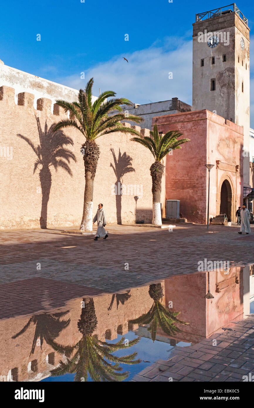 Vue sur la ville avec mur, Maroc, Essaouira Banque D'Images