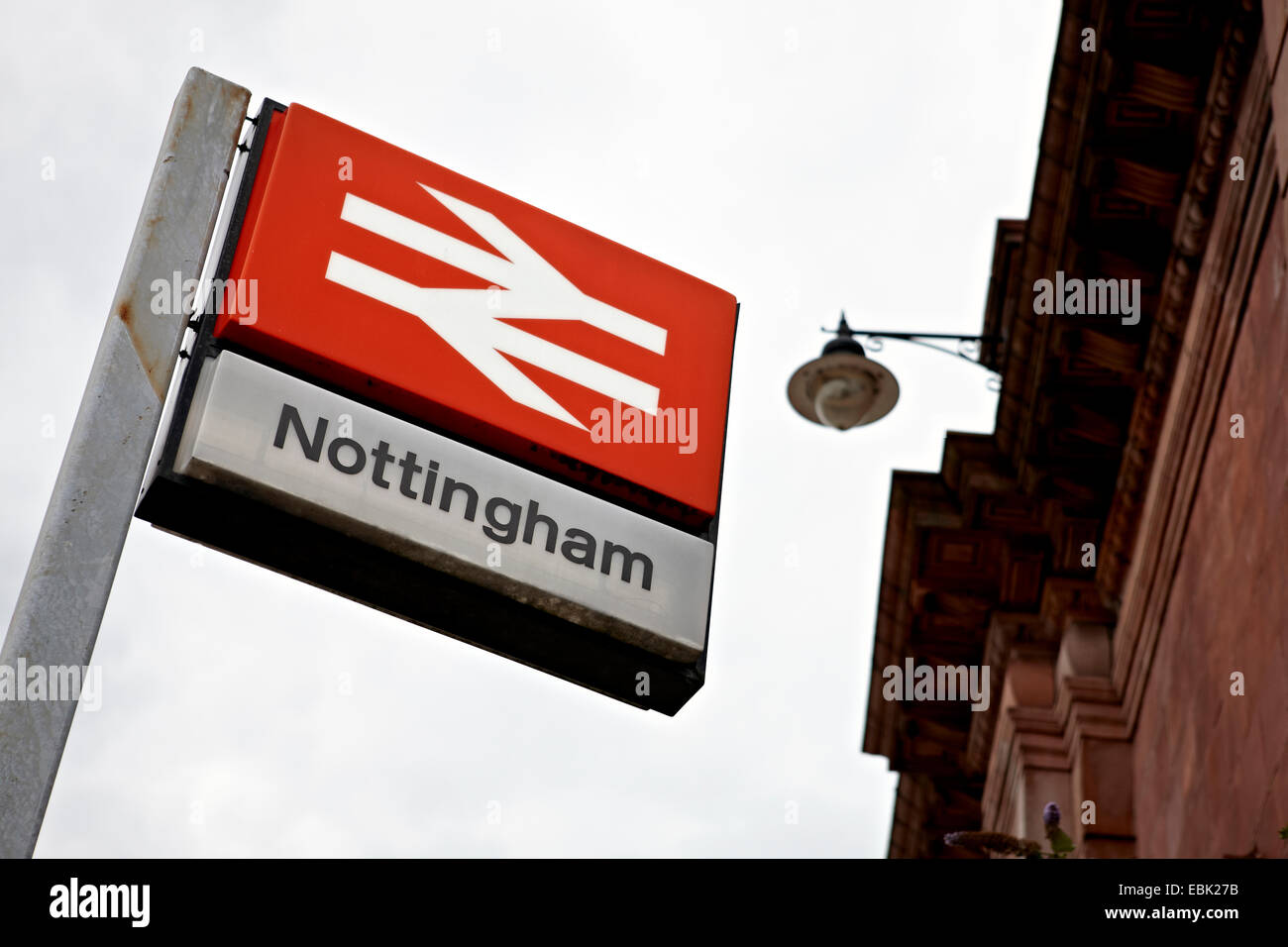 Chemin de fer britannique affiche à l'extérieur de la gare ferroviaire de Nottingham Banque D'Images