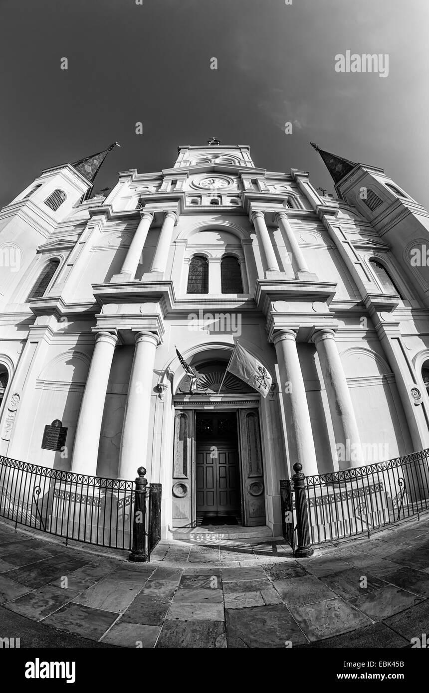 Fish Eye oeil à l'avant de cathédrale St Louis quartier français de la Nouvelle Orléans la en noir et blanc Banque D'Images