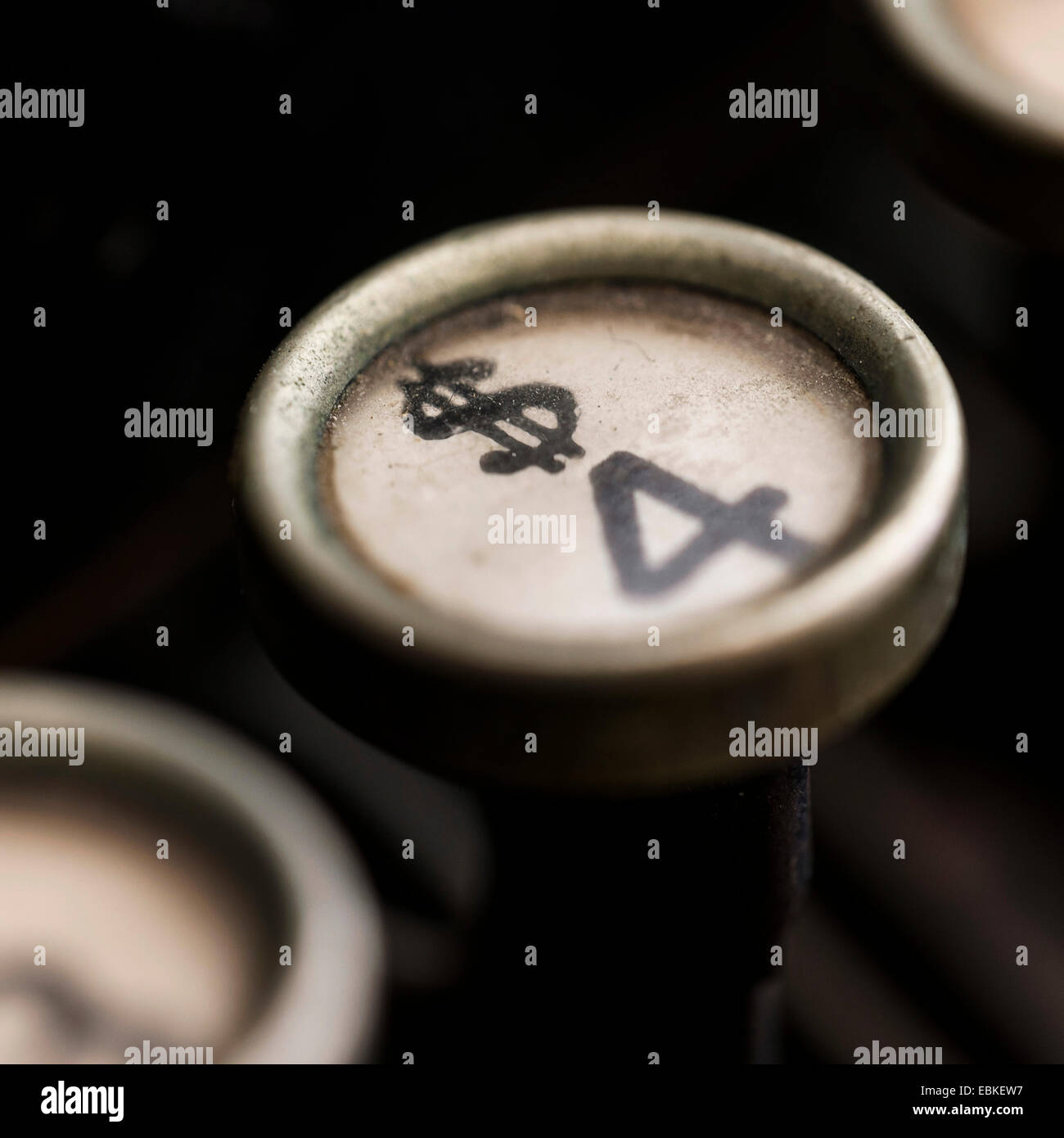 Studio shot of antique machine à écrire Banque D'Images