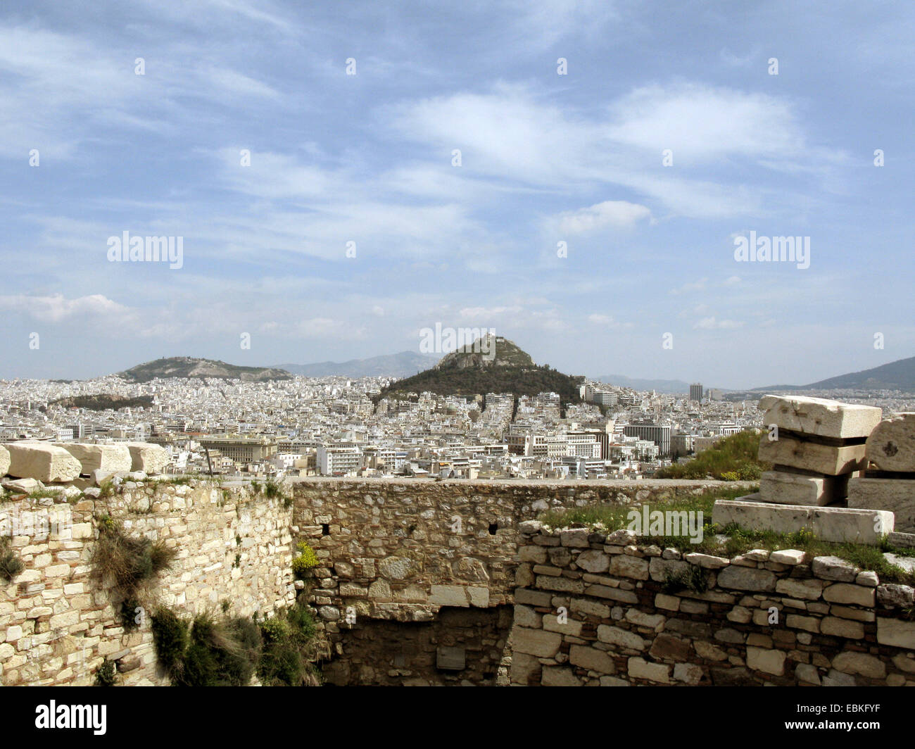 Le mont Lycabette, vue de l'Acropole, Athènes, Grèce Banque D'Images