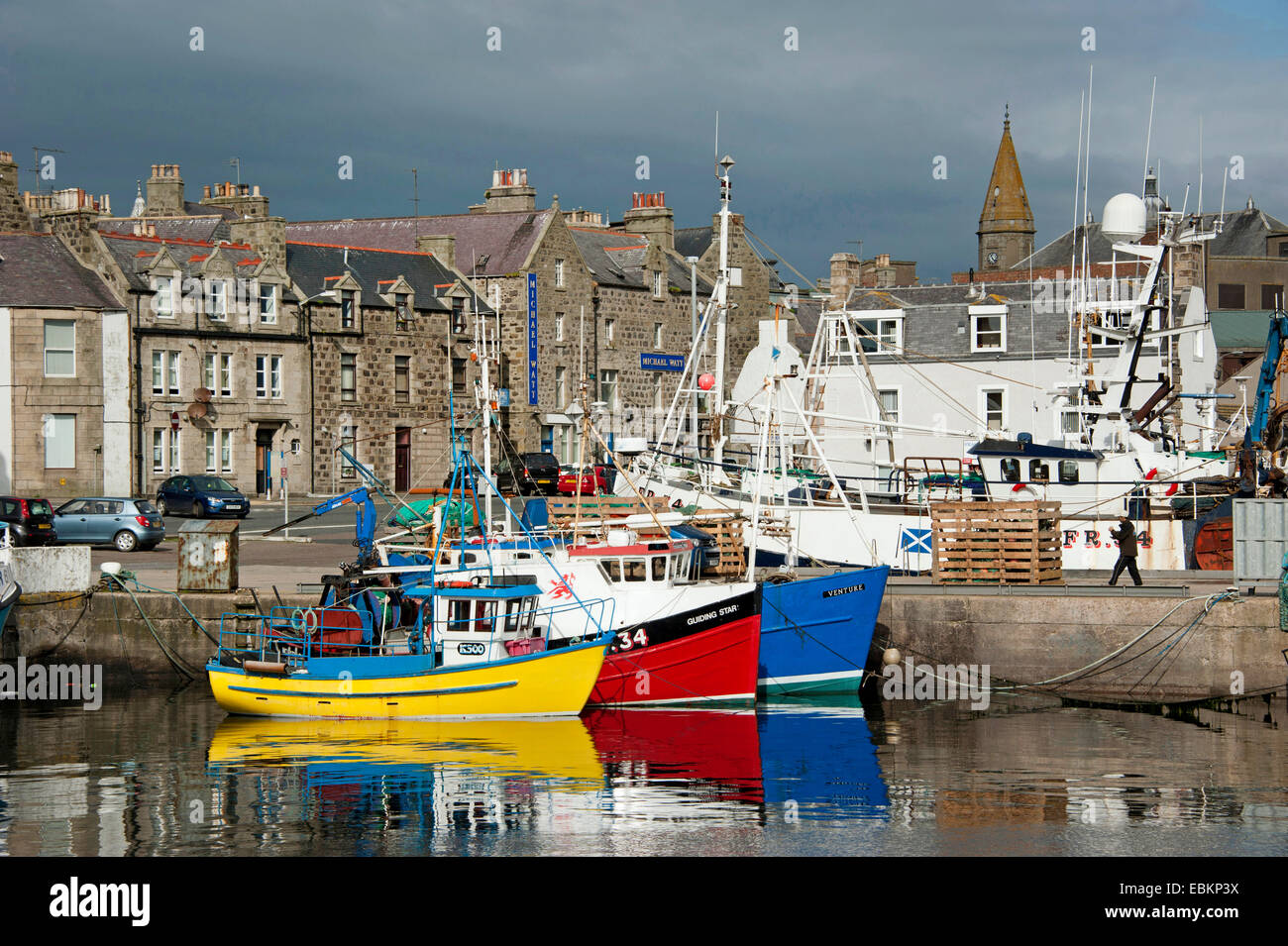 Les chalutiers de pêche dans le port, Royaume-Uni, Ecosse, Aberdeenshire, Fraserburgh Banque D'Images