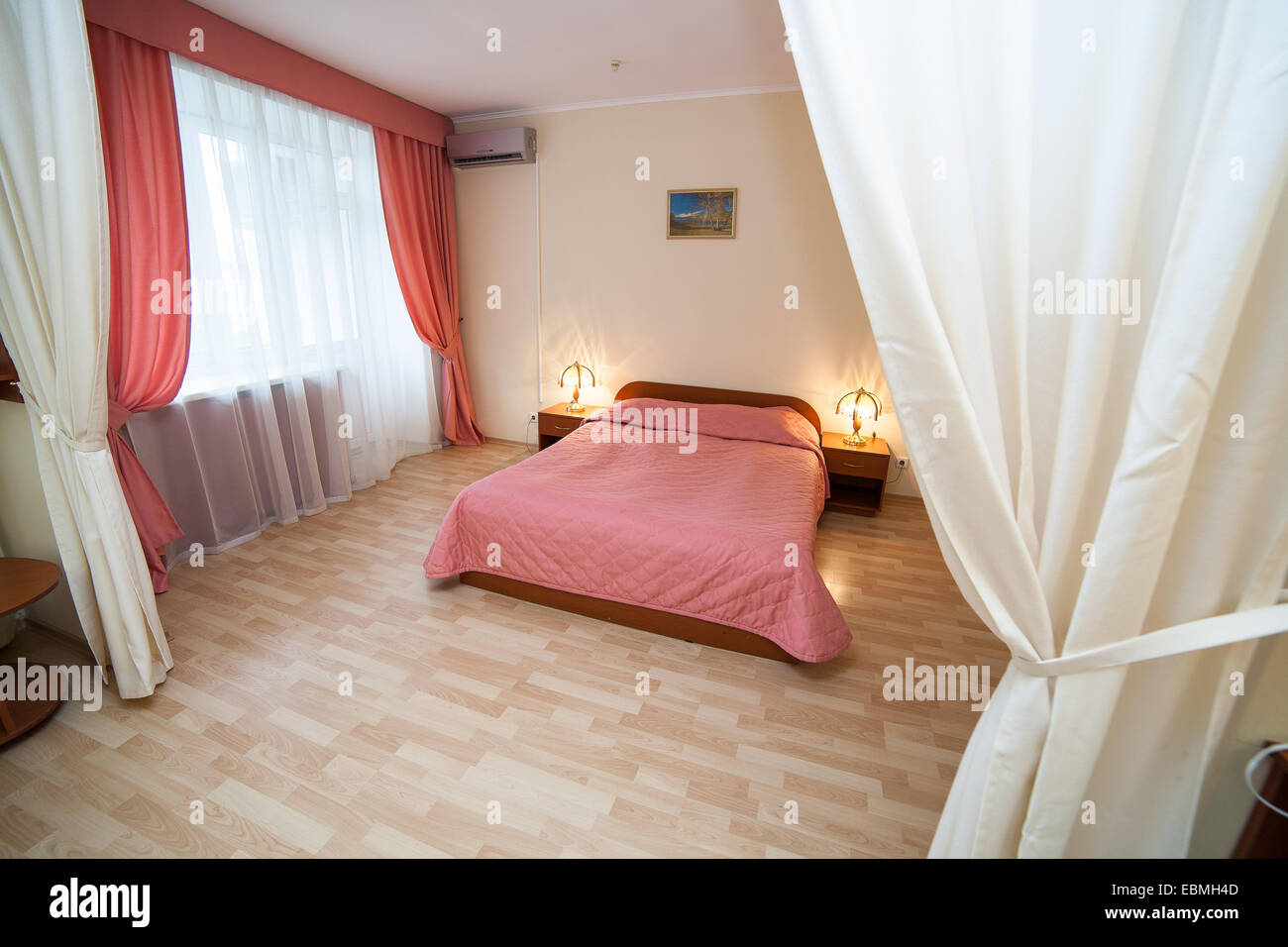 Maison moderne et design d'intérieur de l'hôtel chambre double Banque D'Images