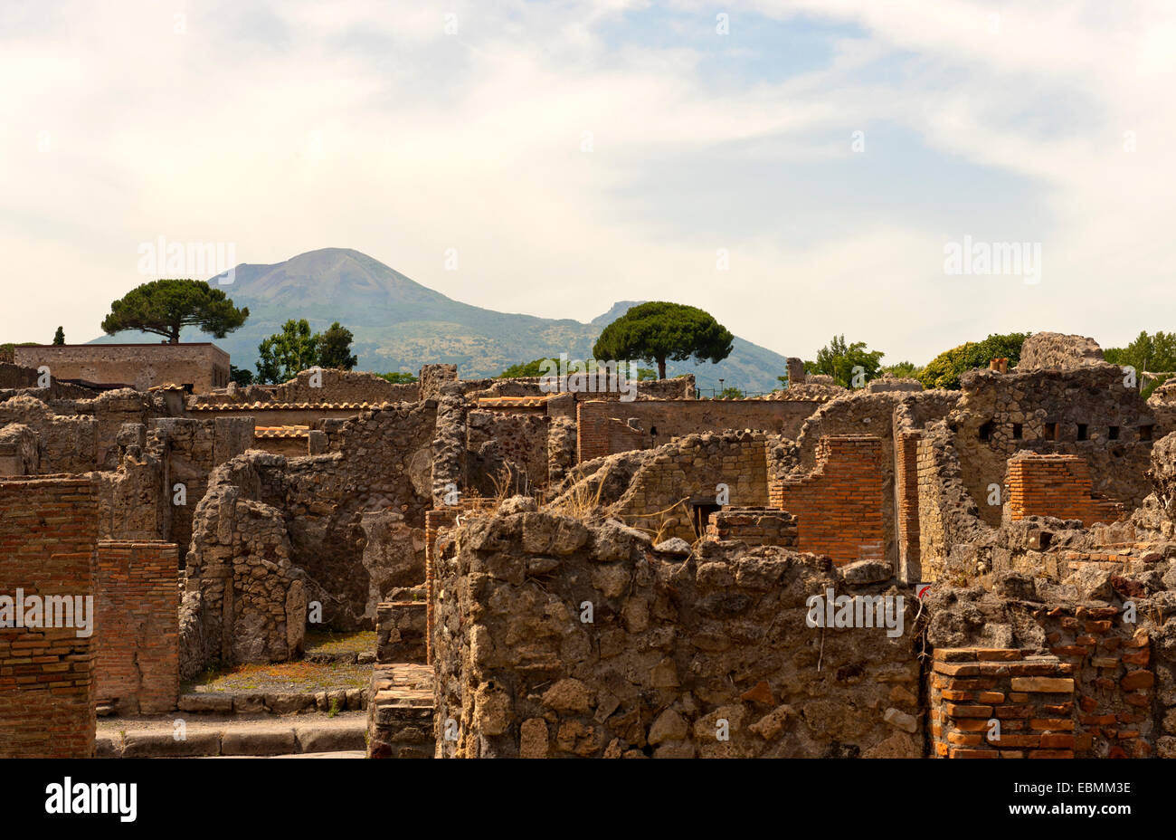 Ruines de Pompéi en face du Vésuve, Pompeji, Campanie, Italie Banque D'Images