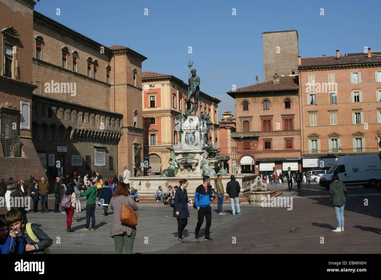 Fontaine de Neptune de la PIAZZA MAGGIORE DE BOLOGNE Banque D'Images
