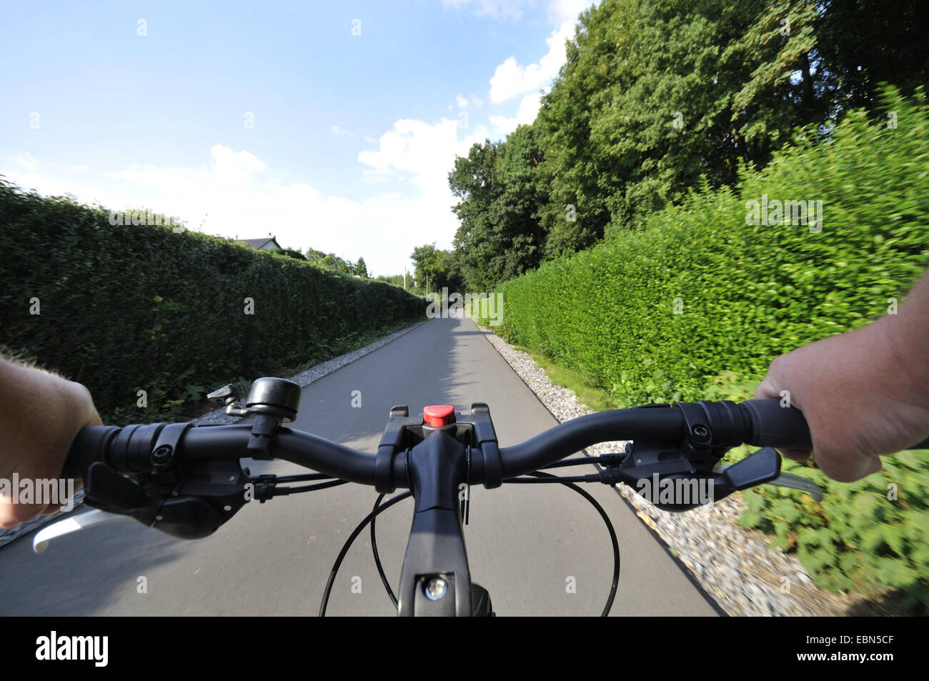 Faire du vélo sur route et vélo ancien "Railtrack Rheinischer Esel' , l'Allemagne, en Rhénanie du Nord-Westphalie, Ruhr, Witten Banque D'Images